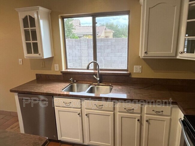 Building Photo - 14930 N Gil Balcome Ct