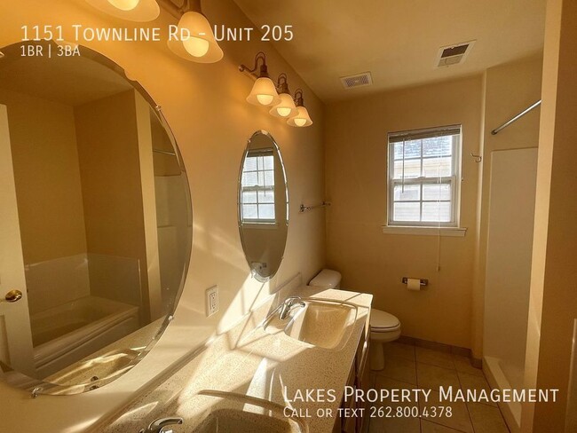 Building Photo - Spacious Executive Style Condo