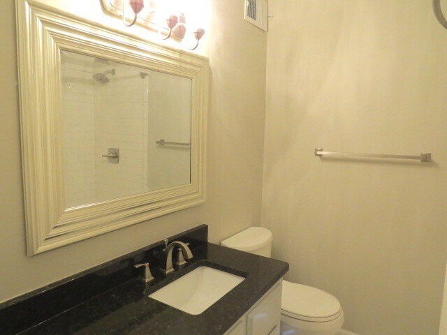 Building Photo - Updated Spacious 3 BR/ 2 BA home in Bluff Park