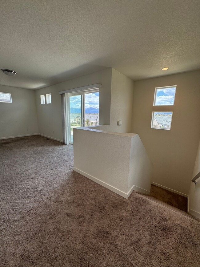 Building Photo - 5836 Thurless Ln