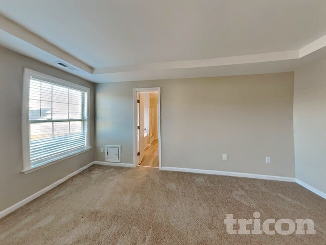 Building Photo - 45 Red Coat Dr