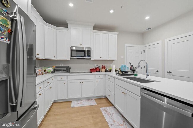 Building Photo - 707 Thomas Ln