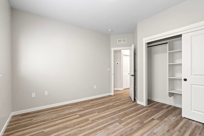 Building Photo - 3716 Custer Dr