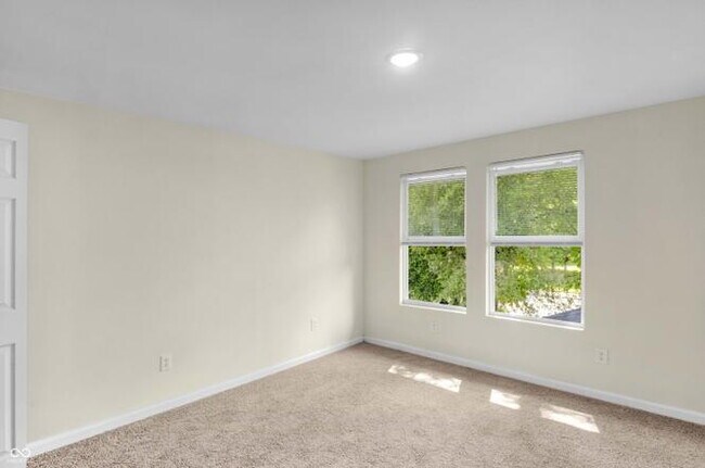 Building Photo - Accepting Section 8! Charming 3-Bed Duplex with Modern Comforts at 2235 MLK Jr Street! MOVE-IN SP...