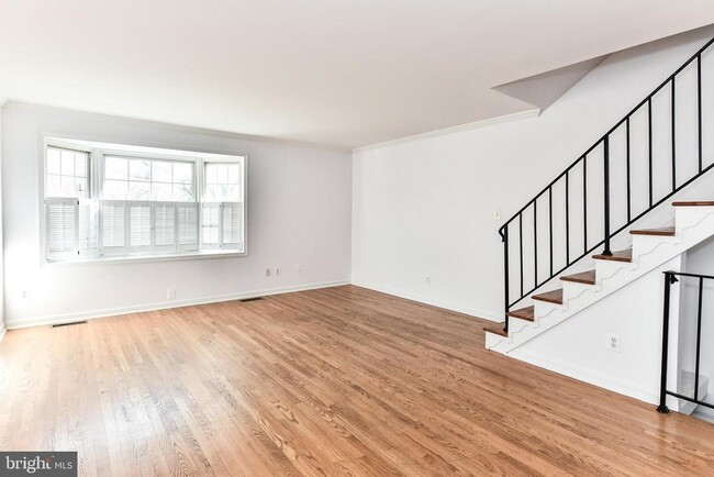 Building Photo - 1460 N Quinn St