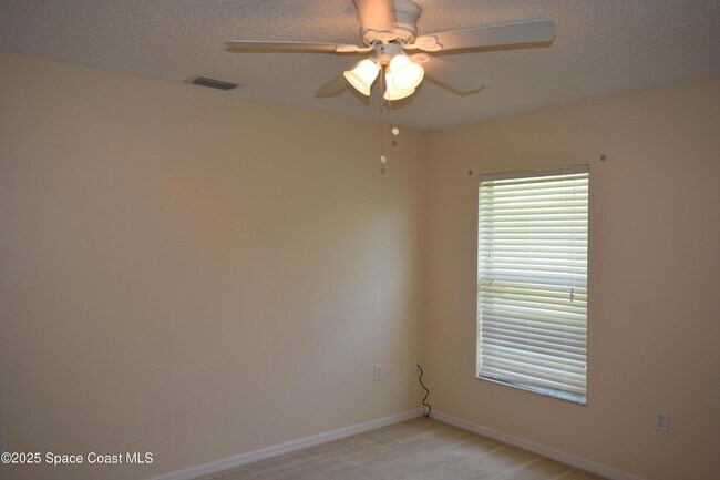 Building Photo - 142 Brescia St NE