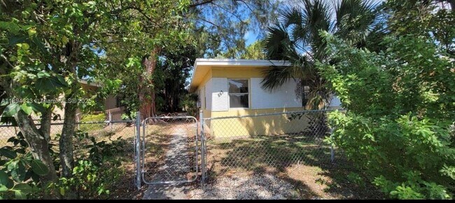 Primary Photo - 843 NW 13th Ave