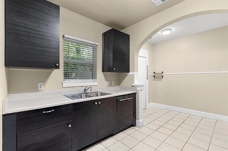 Building Photo - 2802 Salado St