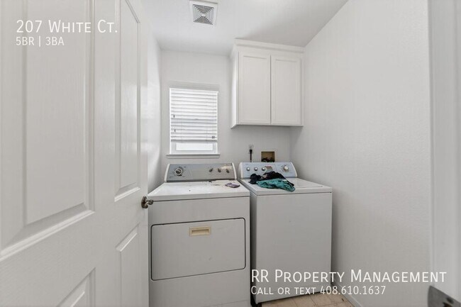 Building Photo - 207 White Ct