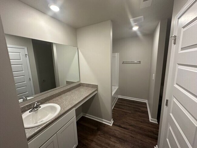 Building Photo - Welcome Home to Cullman! | Stunning 4-Bed, 2-Bath Home with Landscaped Yard