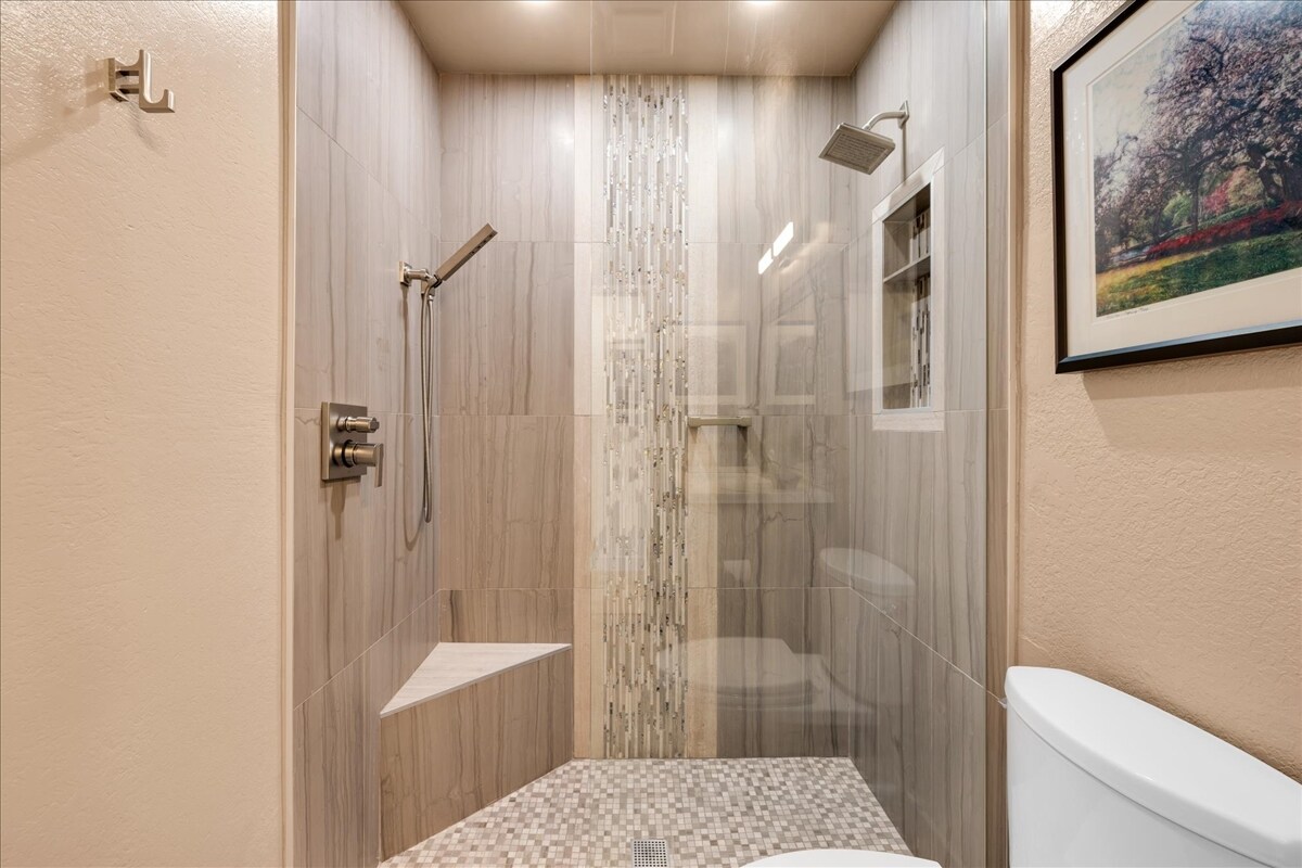 Building Photo - 2701 E Mesquite Ave