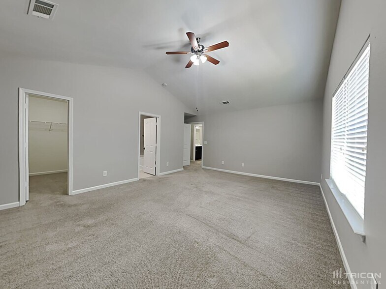 Building Photo - 131 Quail Springs Rd