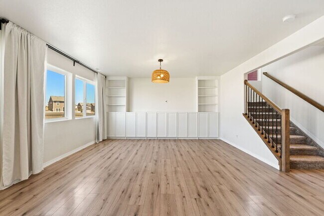 Building Photo - Modern 2-Story Home Near Peterson & Schrie...