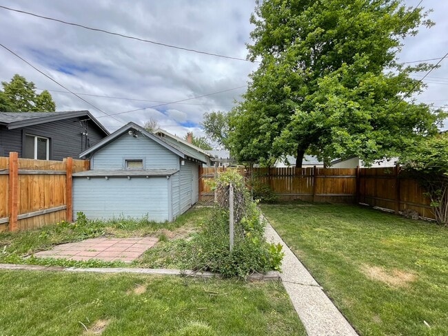 Building Photo - 1116 W Ofarrell St