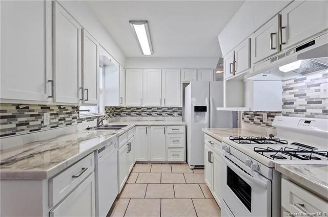 Building Photo - 1501 Meadow Dr