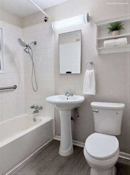 Building Photo - 1542 E Woodbury Rd