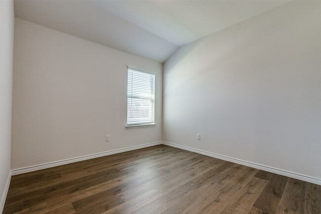 Building Photo - 5237 Sandrine Ave