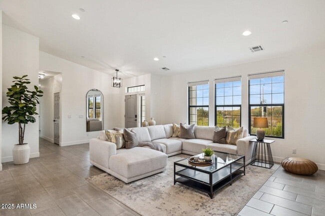 Building Photo - 16710 E Trevino Dr