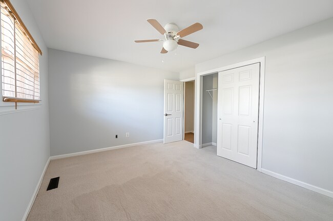 Building Photo - 1711 Beach Rd