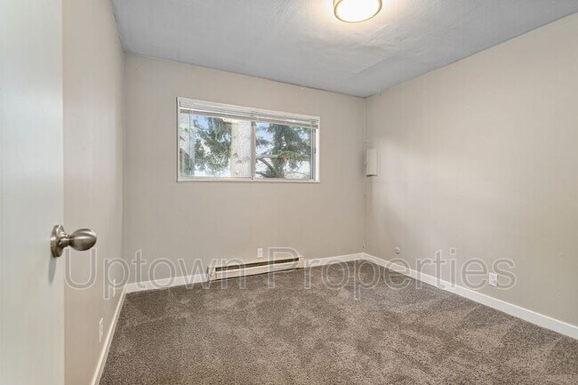 Building Photo - 4127 SE 28th Ave