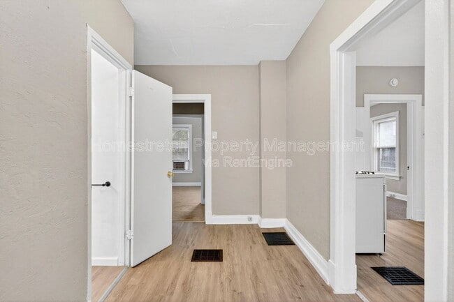 Building Photo - 7135 Woodrow Ave