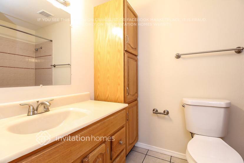 Building Photo - 10970 Newland St