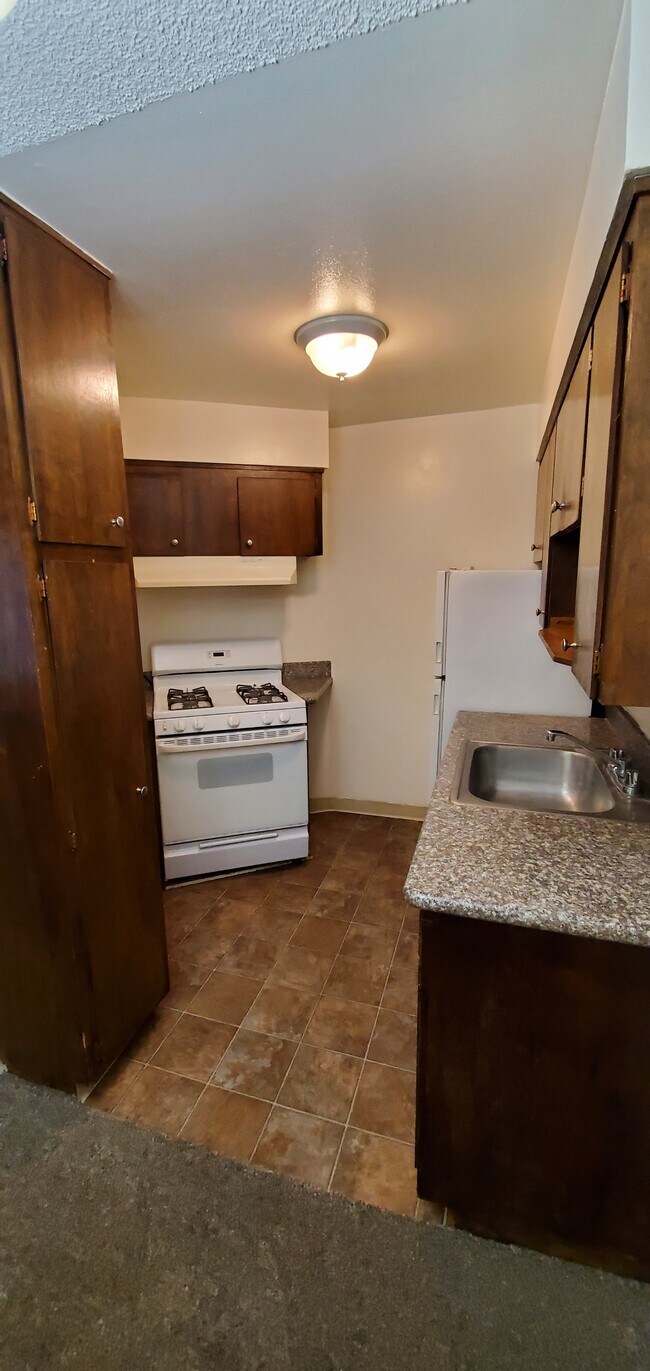 Building Photo - 3830 Annadale Ln