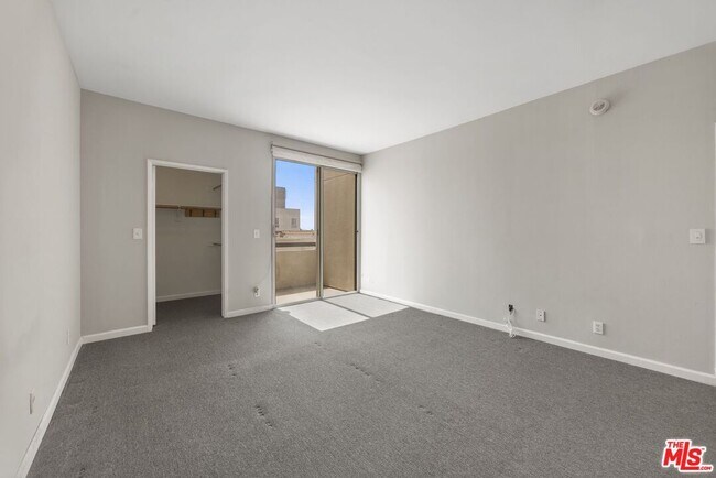 Building Photo - 1240 S Corning St