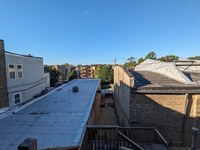 Building Photo - 2638 N Milwaukee Ave