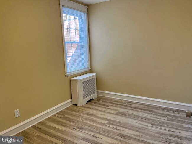 Building Photo - 1323 Gilham St