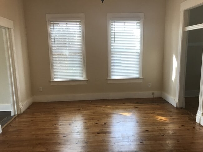 Building Photo - 2109 W Cypress St