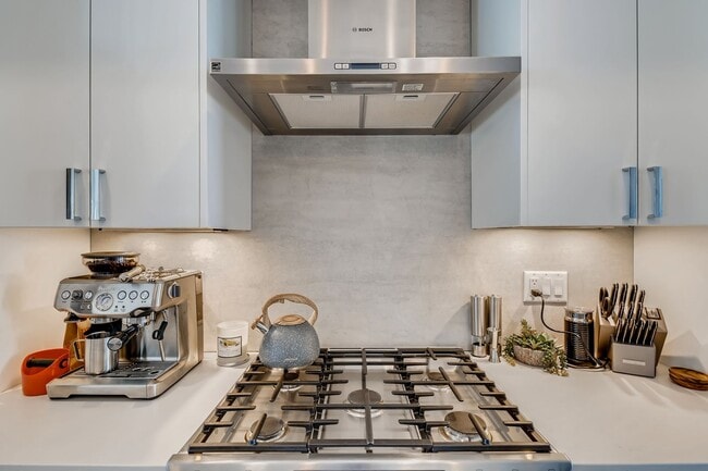 Building Photo - Contemporary Townhome with Rooftop Deck-Flatiron Views