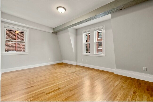 Building Photo - 129 Sutherland Rd