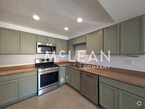 Building Photo - The Village Racquet Club - 2 Bedroom, 2 Ba...