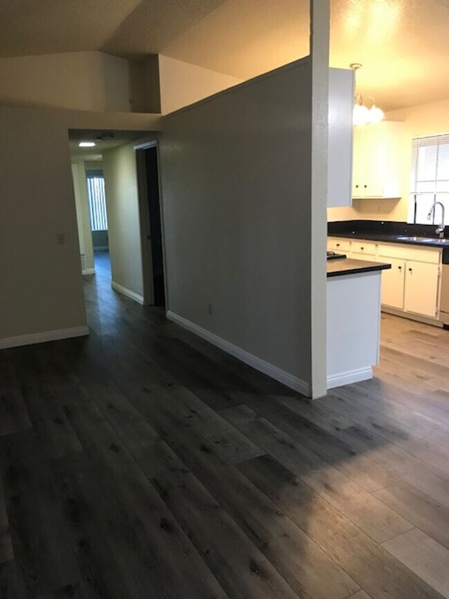 Building Photo - Rancho Meadows