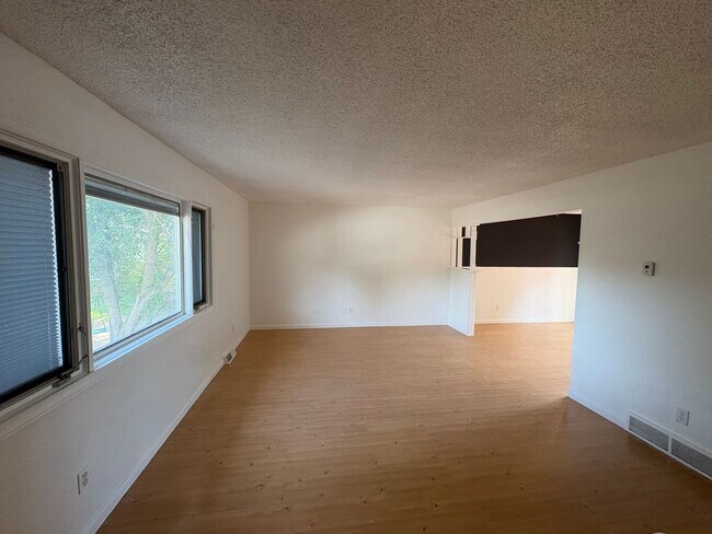 Building Photo - 939 49th Ave Pl