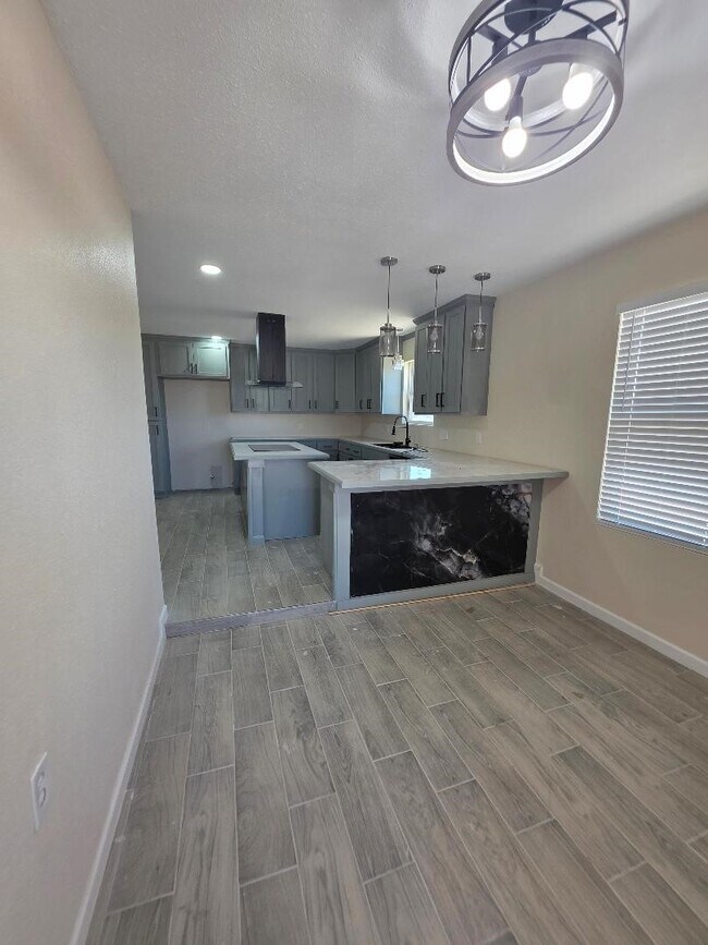 Building Photo - 952 Rd 5858