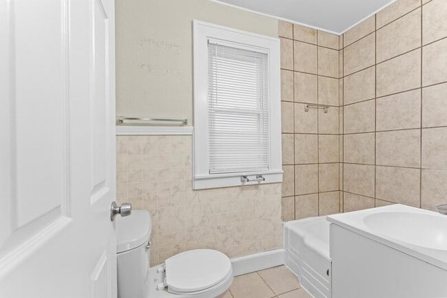 Building Photo - 8638 Cadillac Ave