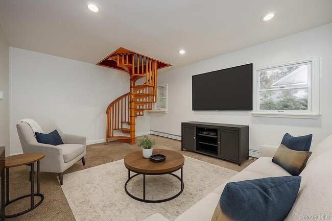 Building Photo - 17 Old Lake Rd