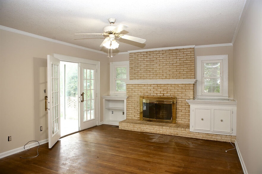 Building Photo - 1806 Walker Ave