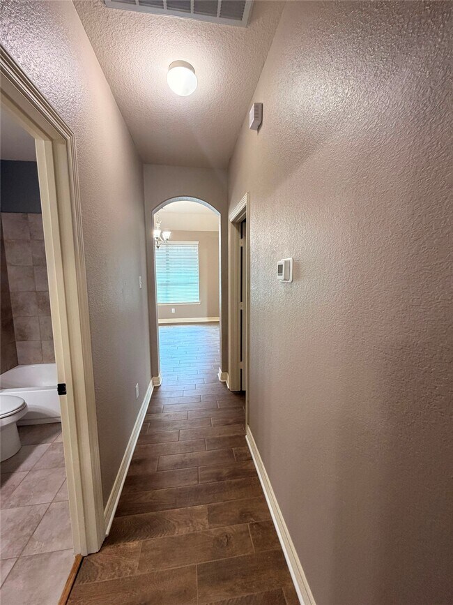 Building Photo - 7211 Durango Creek Dr