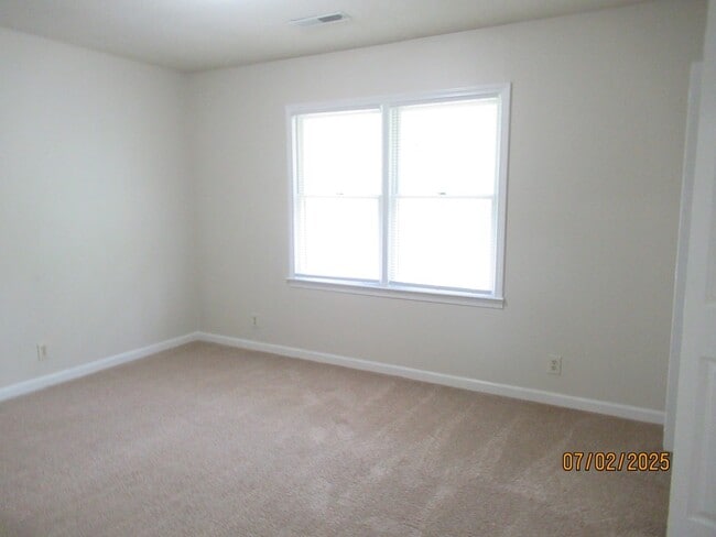 Building Photo - 172 Gertrude Dr