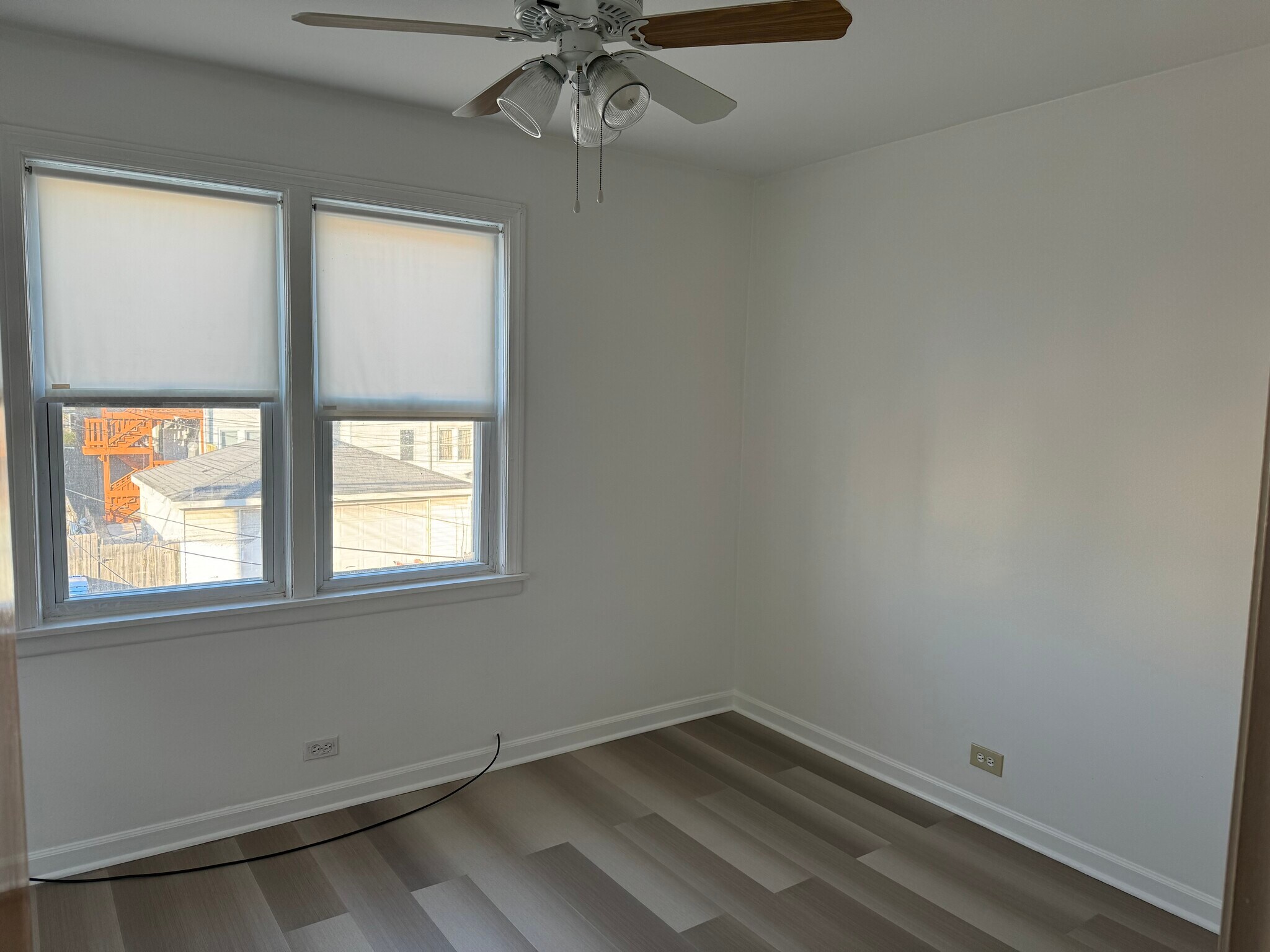 Building Photo - 5746 N Kimball Ave