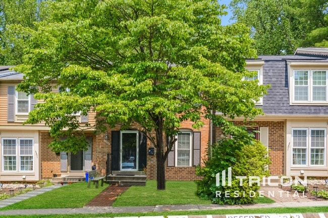Primary Photo - 10051 Maple Leaf Dr