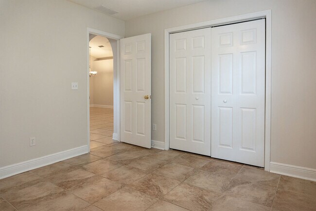 Building Photo - 1106 High Meadow Dr