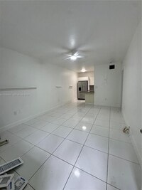 Building Photo - 10281 E Bay Harbor Dr