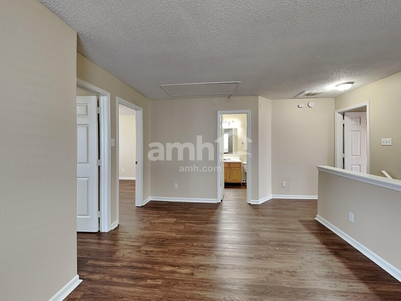 Building Photo - 6641 Stanhope Way