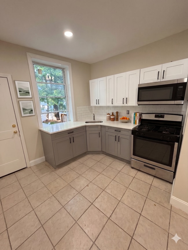 Building Photo - Fully Renovated 3BR Single-Family Home – Newark | Central Air, Backyard & Deck