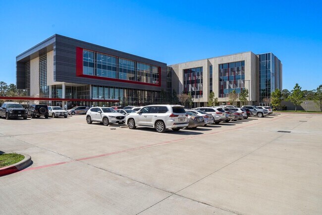 Building Photo - 8954 Chatsworth Dr