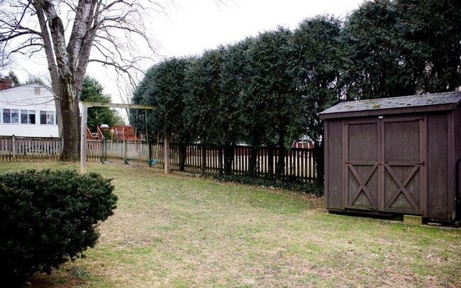 Building Photo - 4BR Single Family in Cockeysville | Granite Kitchen | Finished Lower Level | Central A/C | Great ...